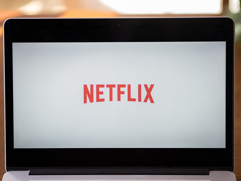 How to download netflix movies on laptop